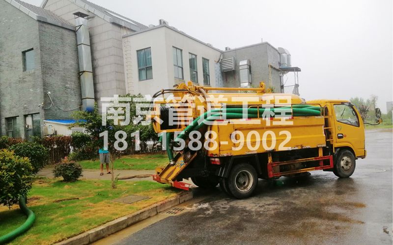 246莫愁湖小区化粪池清理