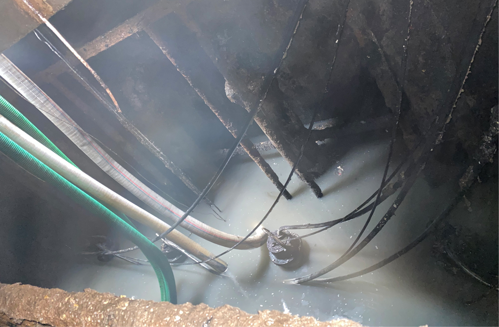 272莫愁湖商城污水池清运